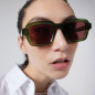 Preview: Komono  Sonnenbrille Lionel Fernt, Gestell transparent grün, Linsenfarbe dunkelviolett, style Frau